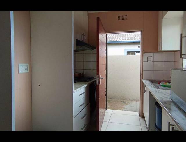 3 BEDROOM HOUSE FOR SALE IN RIVERSIDE VIEW EXT 35